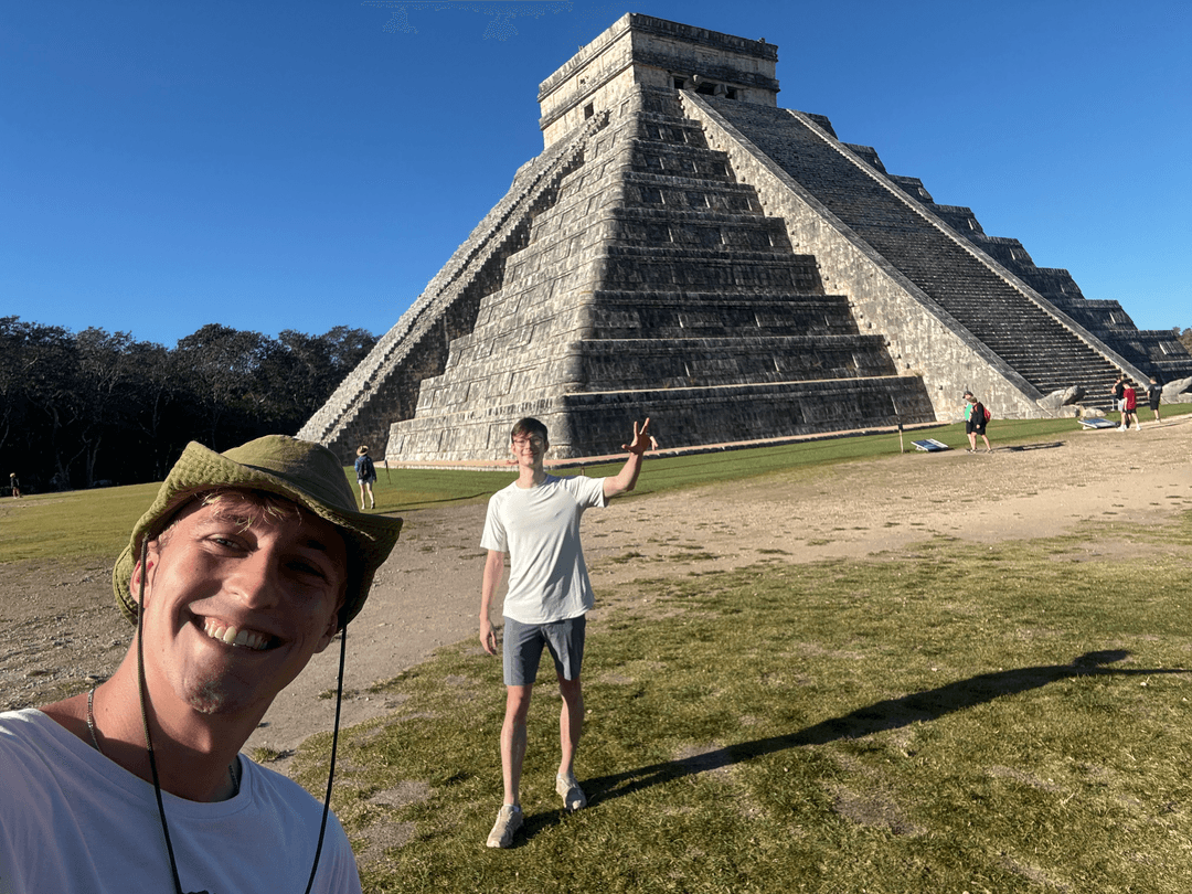 selfie chichen itza