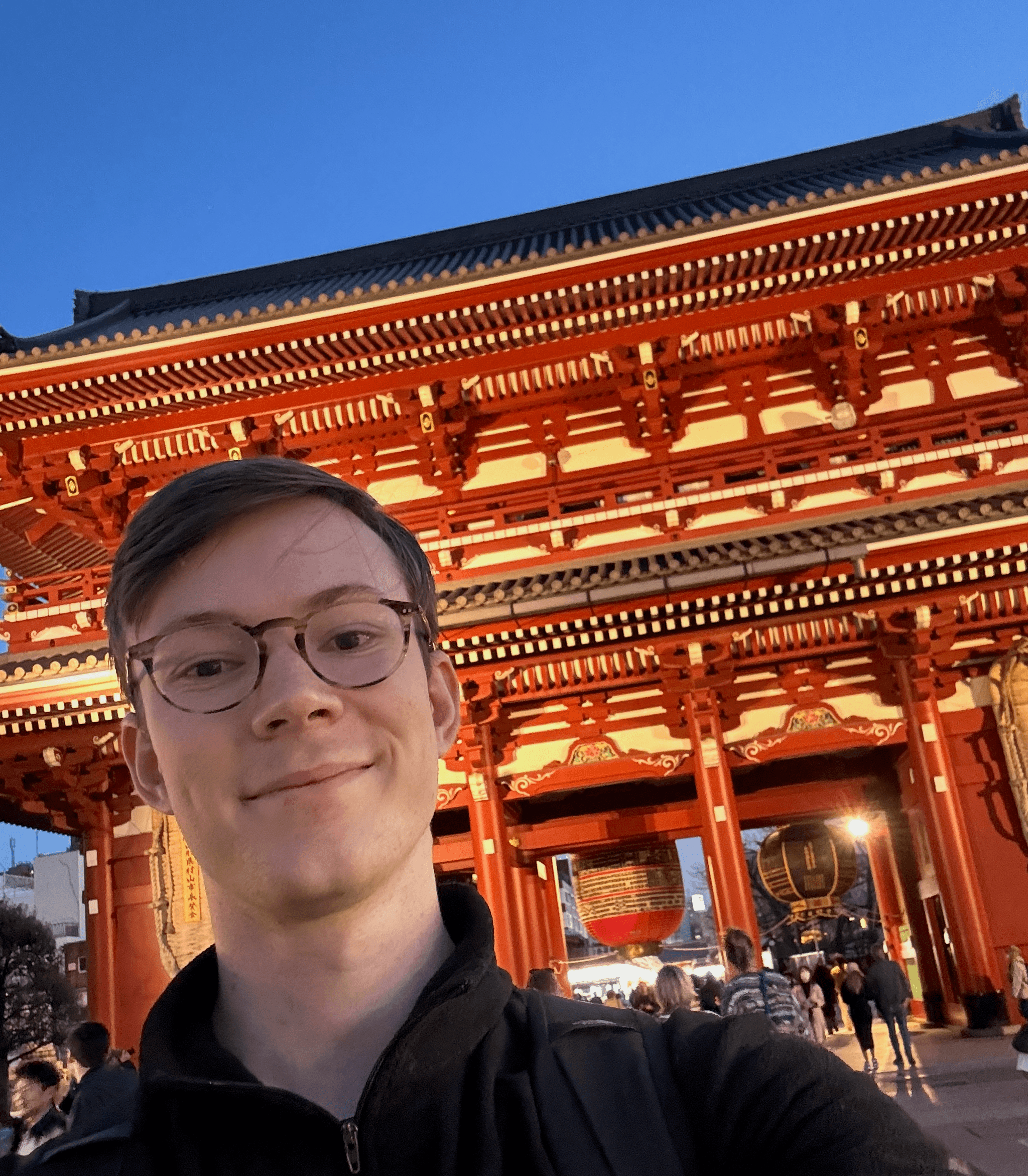 A selfie with Senso-ji temple